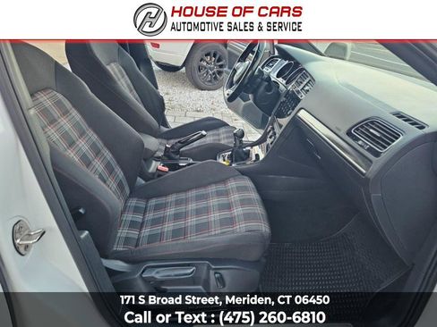 Used 2018 Volkswagen GTI SE image 46
