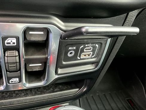 Used 2021 Jeep Wrangler Unlimited Sahara image 34