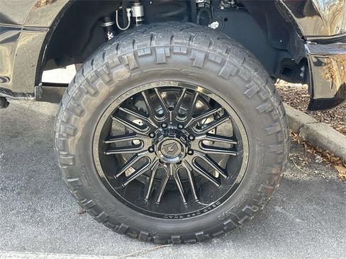 Used 2022 Ford F250 Platinum w/ FX4 Off-Road Package image 6