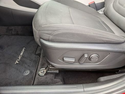Used 2023 Hyundai Tucson SEL FWD image 16