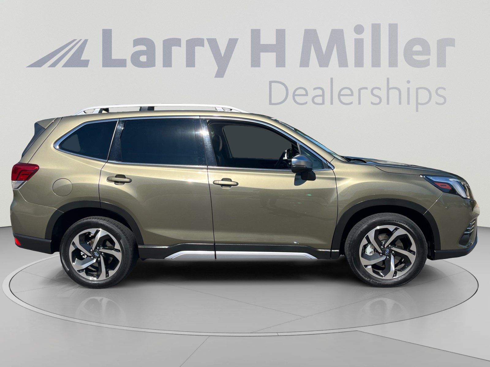 Certified 2023 Subaru Forester Touring AWD/4WD image 6