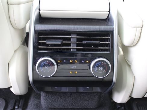 Used 2023 Land Rover Range Rover SE image 33