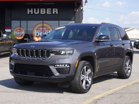 Used 2022 Jeep Grand Cherokee Limited 4xe w/ Luxury Tech Group II AWD/4WD image 3