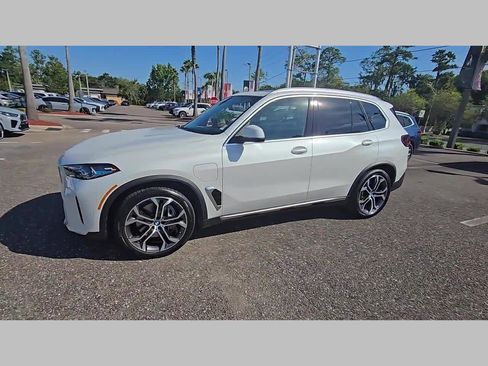 Certified 2025 BMW X5 xDrive50e w/ Premium Package image 21