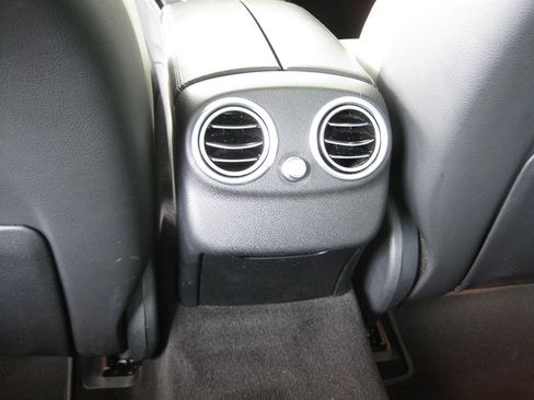Used 2017 Mercedes-Benz C 300 Sedan image 29