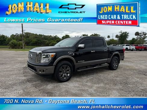 Used 2017 Nissan Titan Platinum Reserve image 2