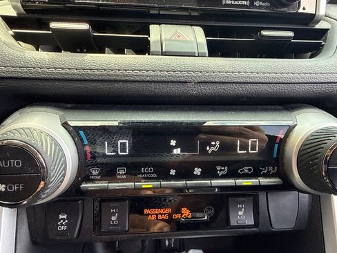 Used 2019 Toyota RAV4 XLE w/ Convenience Package AWD/4WD image 35