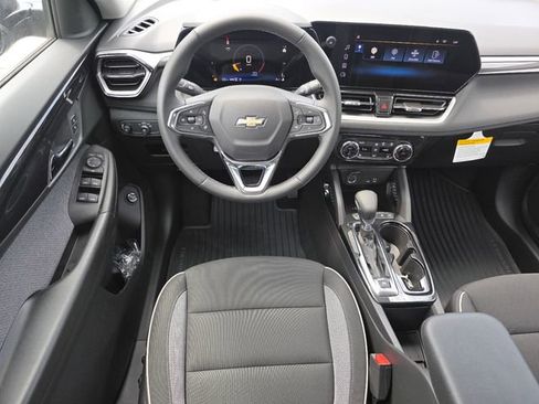 New 2026 Chevrolet TrailBlazer LT w/ Convenience Package AWD/4WD image 3