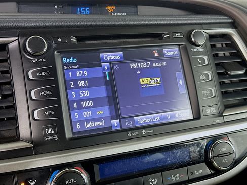 Used 2015 Toyota Highlander Limited Platinum image 21