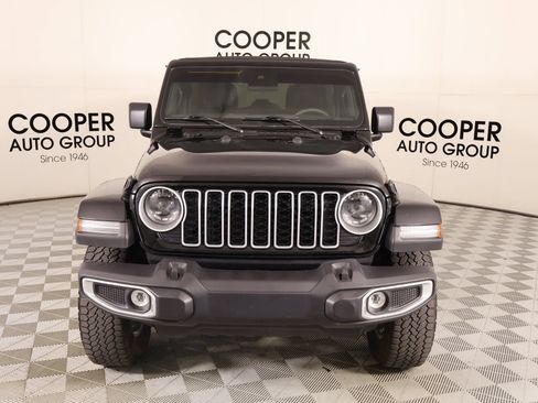 Used 2024 Jeep Wrangler Unlimited Sahara w/ Safety Group AWD/4WD image 9