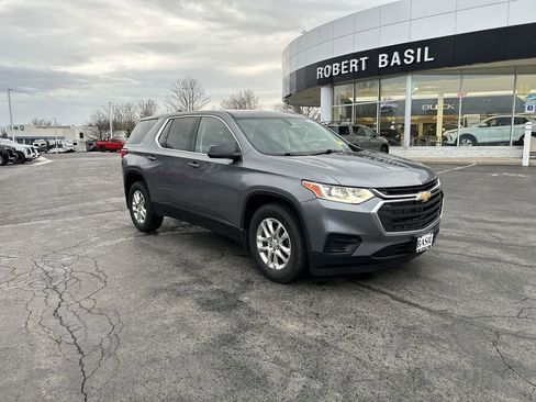 Used 2021 Chevrolet Traverse LS image 2