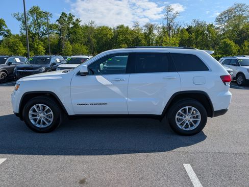 Used 2021 Jeep Grand Cherokee Laredo X AWD/4WD image 2