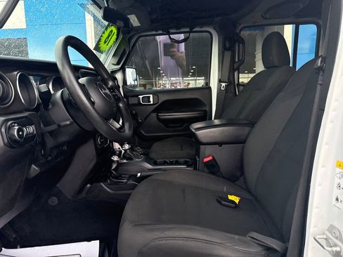 Used 2018 Jeep Wrangler Unlimited Sport AWD/4WD image 10