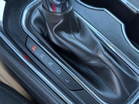 Used 2023 Chevrolet Traverse LT image 21