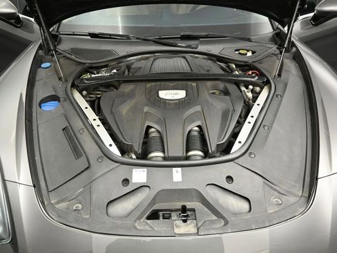 Used 2018 Porsche Panamera 4S Executive image 34