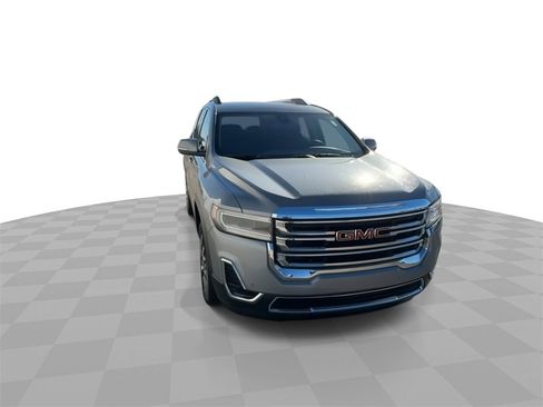 Used 2023 GMC Acadia SLE w/ Driver Convenience Package image 3