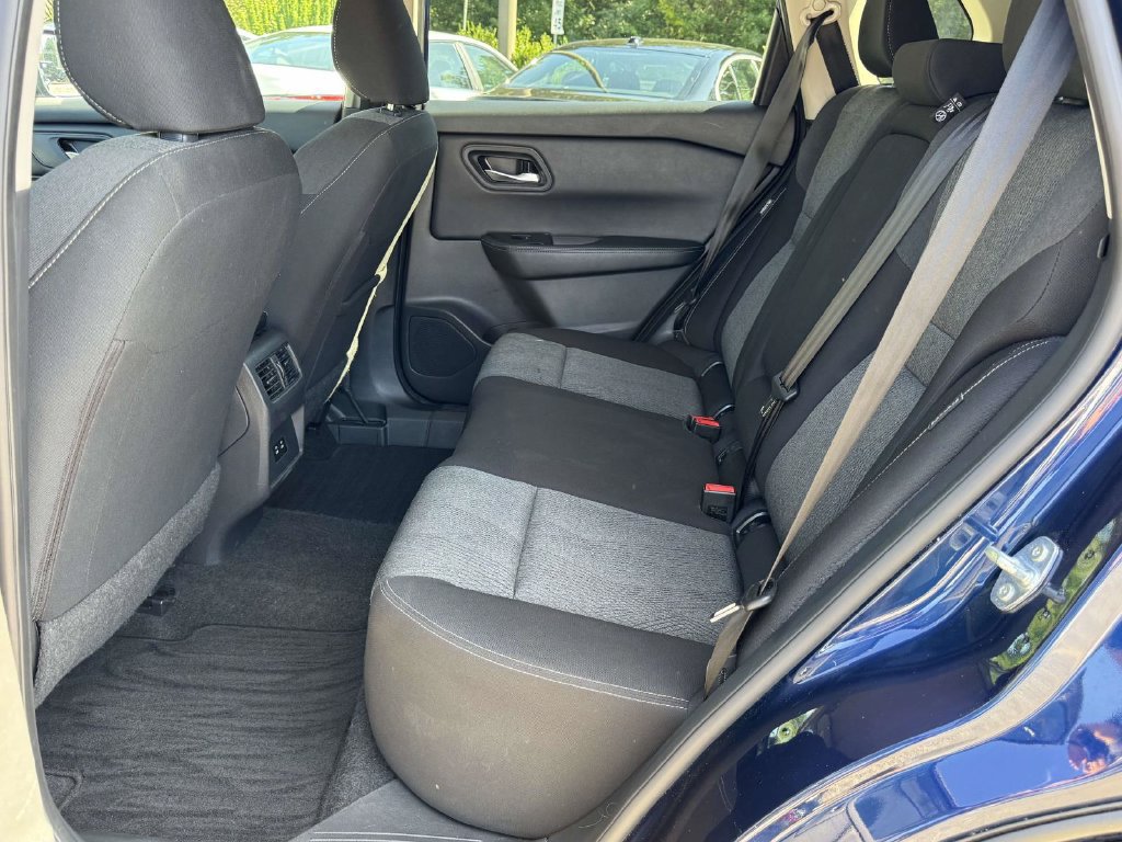 Used 2025 Nissan Rogue SV FWD image 18