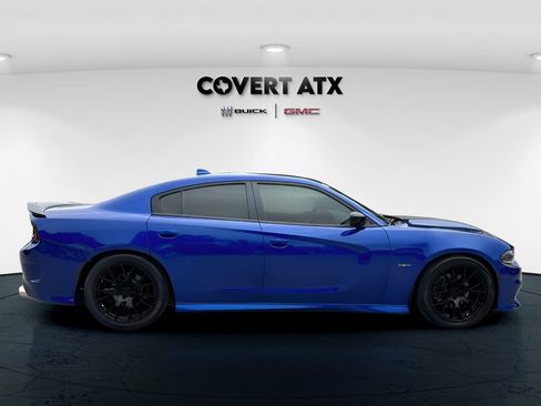 Used 2019 Dodge Charger R/T w/ Blacktop Package RWD image 9