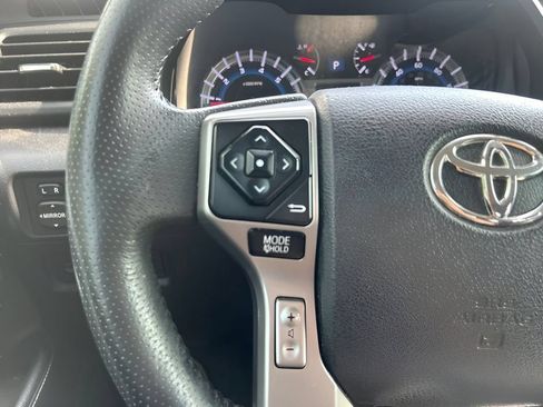 Used 2019 Toyota 4Runner SR5 AWD/4WD image 23