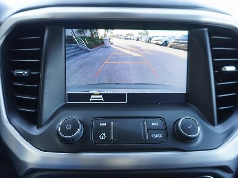 Used 2023 GMC Acadia SLE w/ Driver Convenience Package image 14