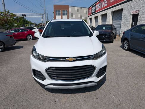 Used 2020 Chevrolet Trax LS w/ Tint and Cruise Package FWD image 4