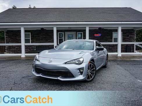 Used 2018 Toyota 86 image 1