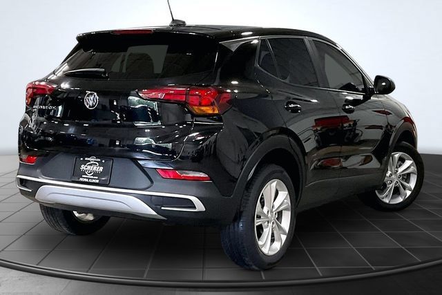 Used 2022 Buick Encore GX Preferred w/ Cold Weather Comfort Package AWD/4WD image 2