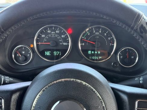 Used 2016 Jeep Wrangler Unlimited Sahara w/ Connectivity Group AWD/4WD image 14