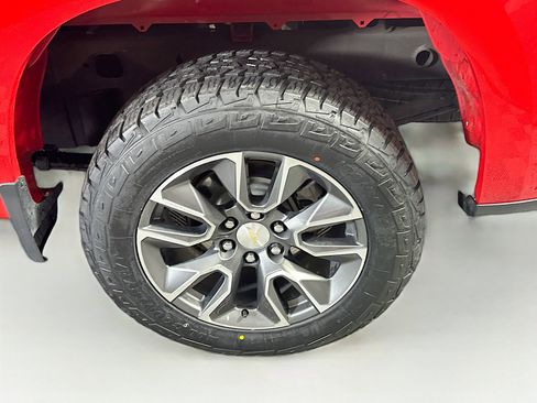 Used 2023 Chevrolet Silverado 1500 LT image 11