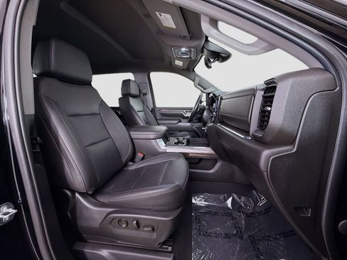 Used 2024 Chevrolet Silverado 2500 LTZ w/ LTZ Premium Package image 28