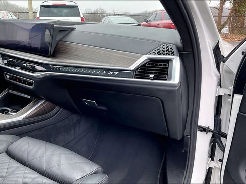 Used 2023 BMW X7 xDrive40i w/ Executive Package image 19