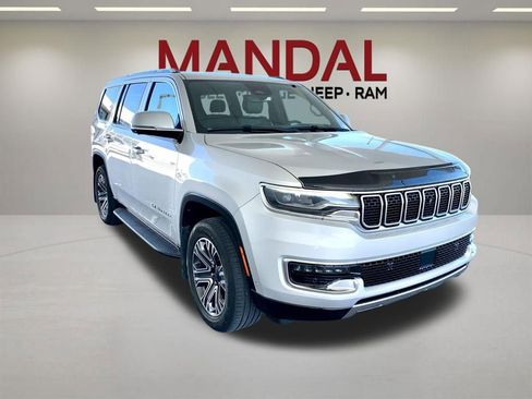 Used 2022 Jeep Wagoneer Series III w/ Convenience Group I RWD image 2