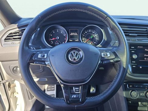 Used 2021 Volkswagen Tiguan SE R-Line image 12