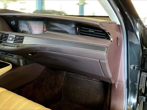 Used 2019 Lexus LS 500 image 18