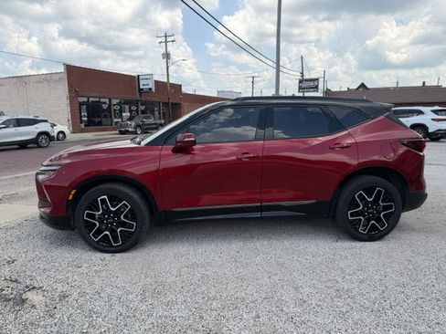 Used 2023 Chevrolet Blazer RS AWD/4WD image 2