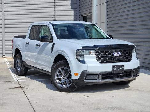 Used 2025 Ford Maverick XLT w/ XLT Luxury Package FWD image 2