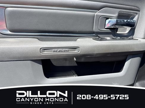 Used 2013 RAM 1500 Classic SLT w/ Premium Display Pkg AWD/4WD image 11