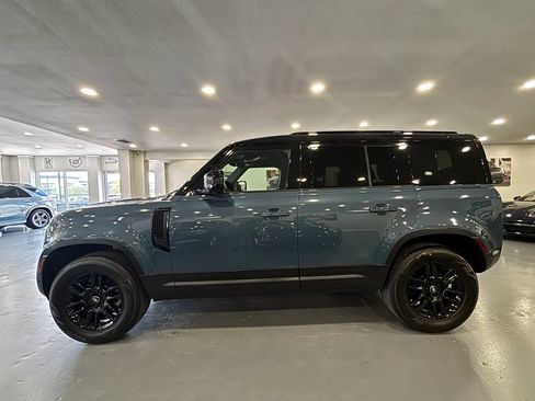 Used 2023 Land Rover Defender 110 S AWD/4WD image 4