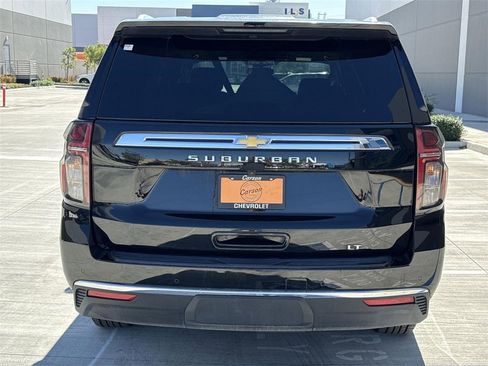 Used 2024 Chevrolet Suburban LT image 4