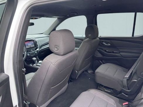 Used 2023 Chevrolet Traverse LT image 23