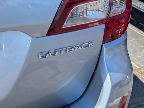 Used 2015 Subaru Outback 2.5i Premium image 9