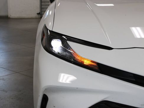 Used 2025 Toyota Camry LE FWD image 12