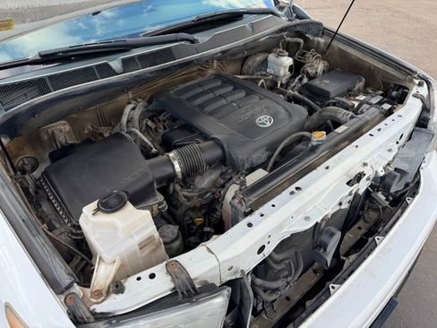 Used 2012 Toyota Tundra 4x4 CrewMax image 25