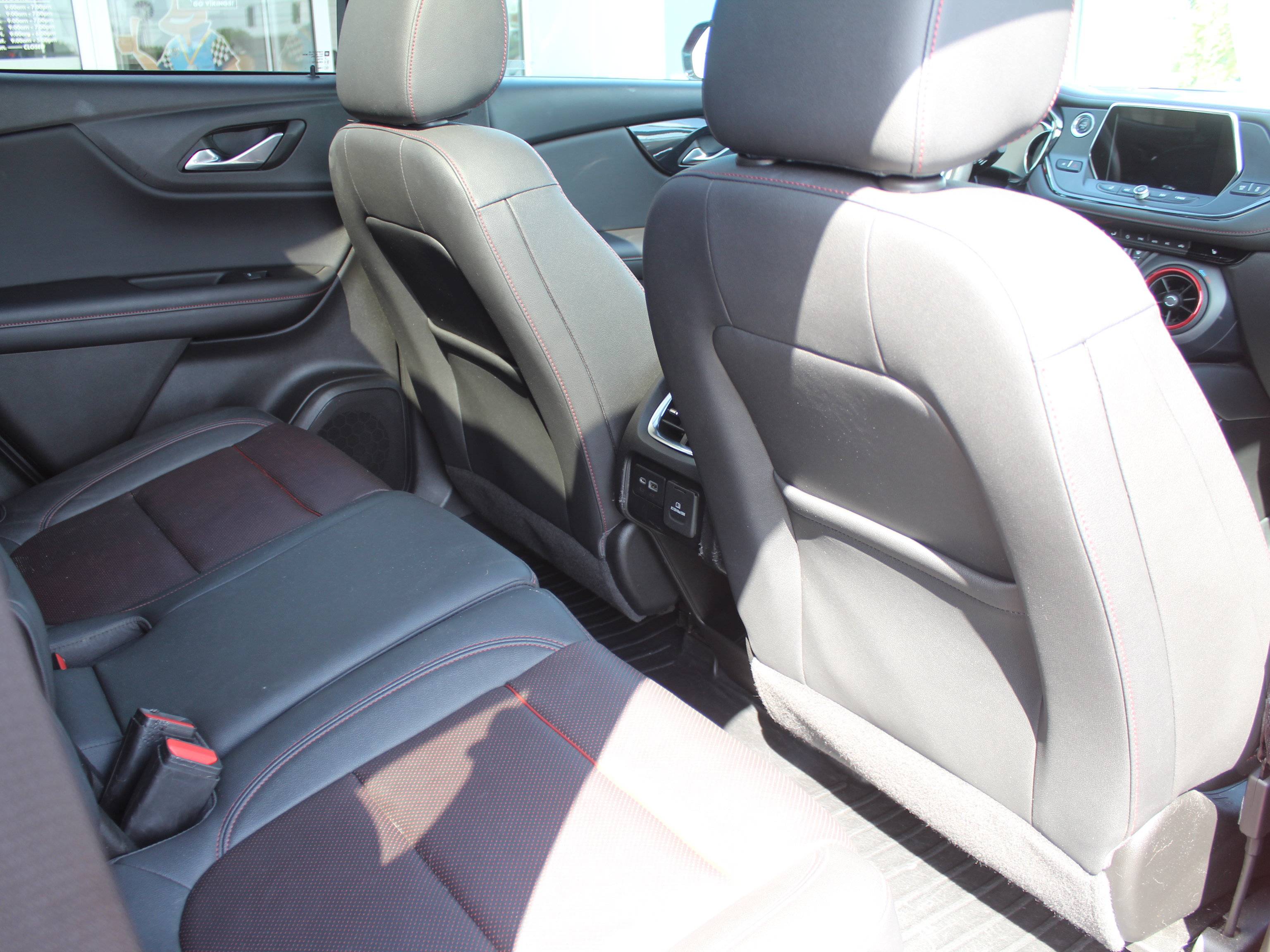 Used 2022 Chevrolet Blazer RS AWD/4WD image 27
