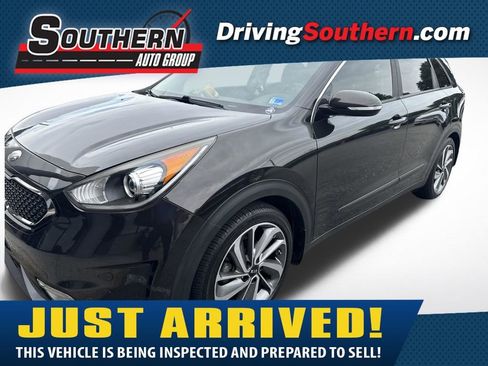 Used 2017 Kia Niro Touring w/ Advanced Technology Package FWD image 1