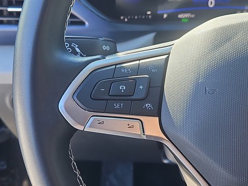 Certified 2023 Volkswagen Taos SE w/ Panoramic Sunroof Package image 14