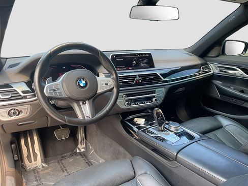 Used 2020 BMW 740i w/ M Sport Package RWD image 24