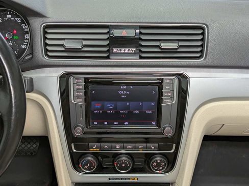 Used 2019 Volkswagen Passat 2.0T Wolfsburg w/ Wheels & Sunroof Package FWD image 20