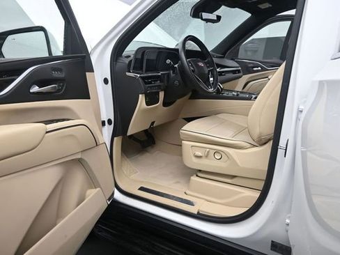 Certified 2023 Cadillac Escalade Premium Luxury AWD/4WD image 9