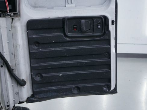 Used 2018 Chevrolet Express 3500 image 27